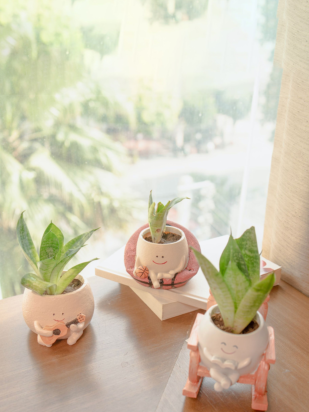 ArteCasa Beige Bloom Basket Planter