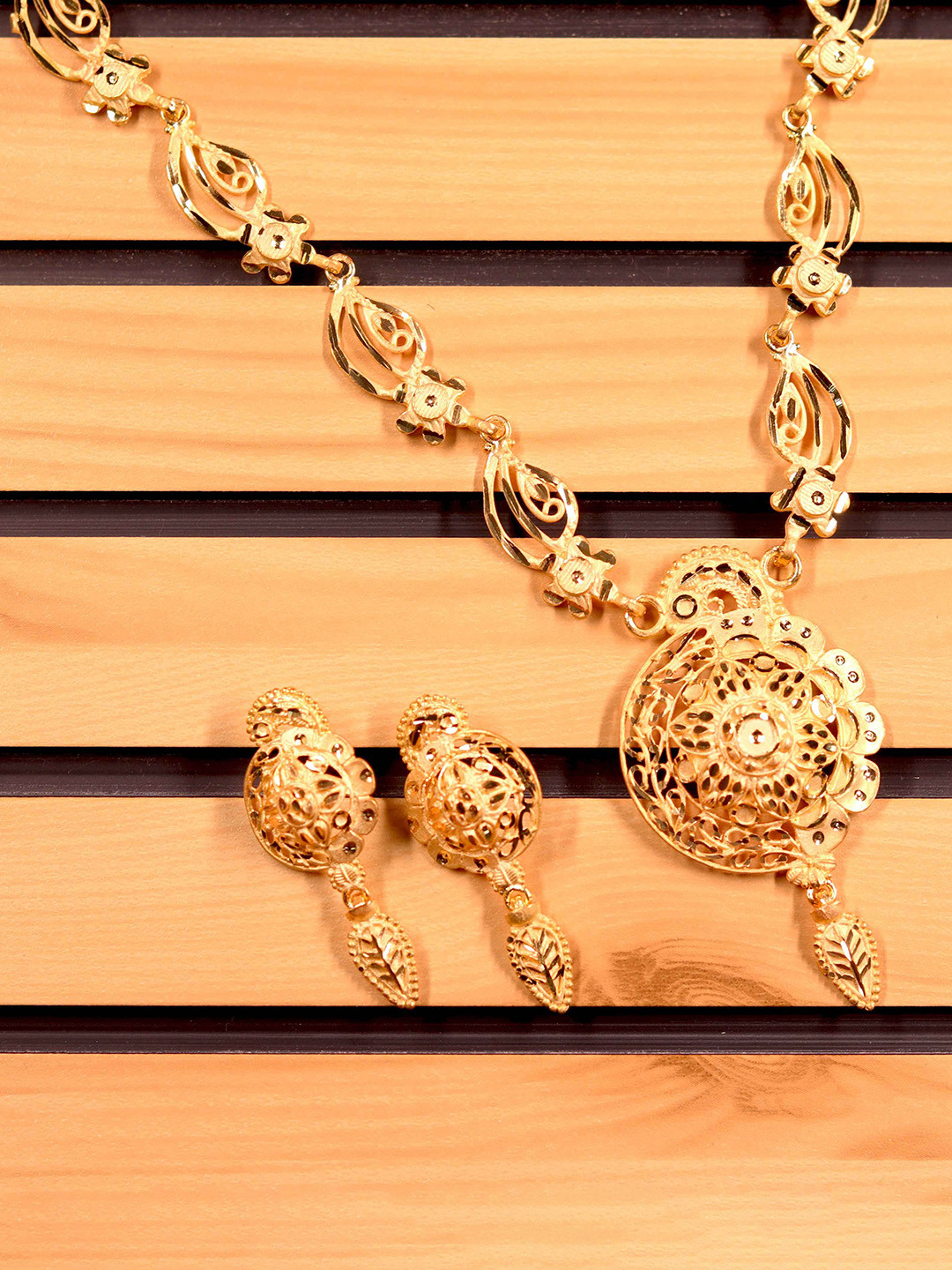 GOLD CASH 10k Gold-Plated Floral Jewellery Set