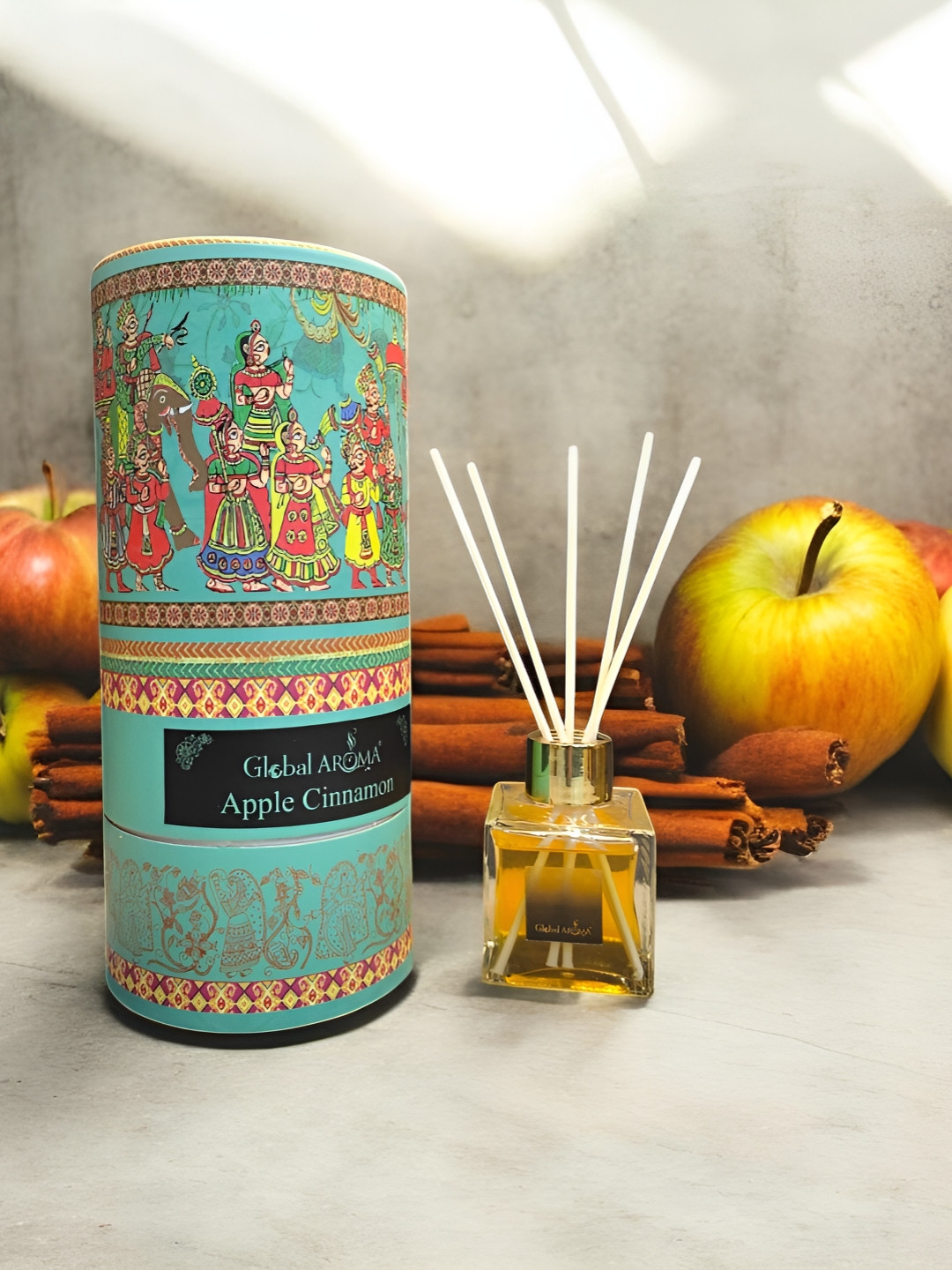 GLOBAL AROMA Blue & Red Apple Cinnamon Reed Aroma Oil Diffuser & Sticks 100ml