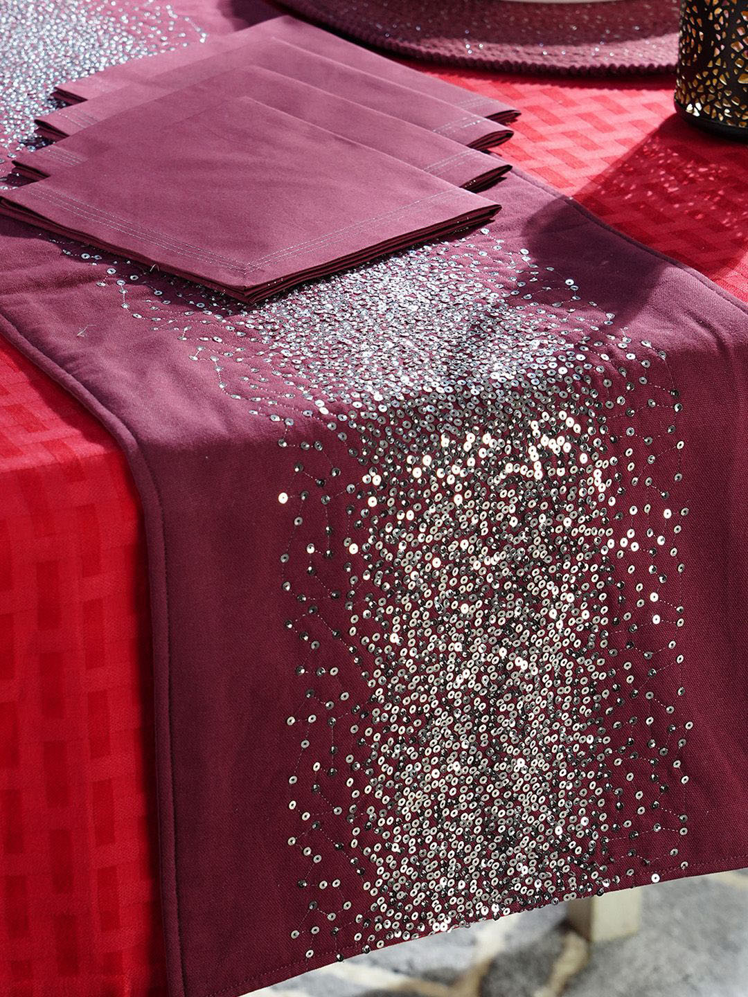 MASPAR Maroon & Silver Toned Embroidered Cotton 4 Seater Table Runner With Napkins