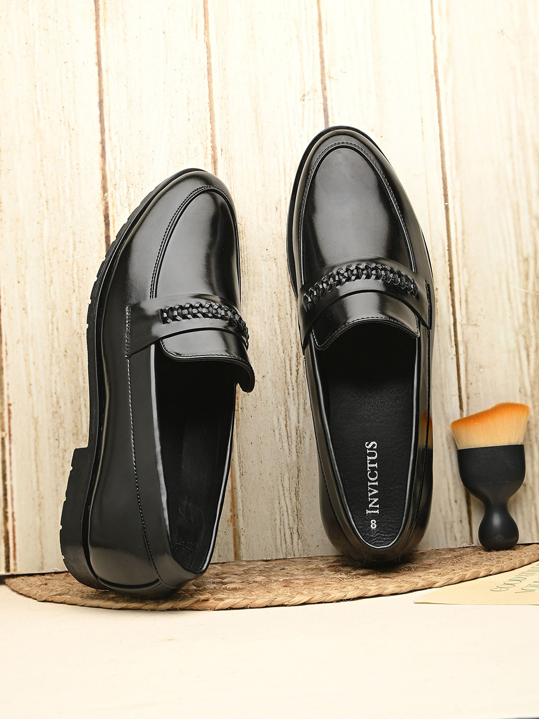 INVICTUS Men Glossy Formal Loafers