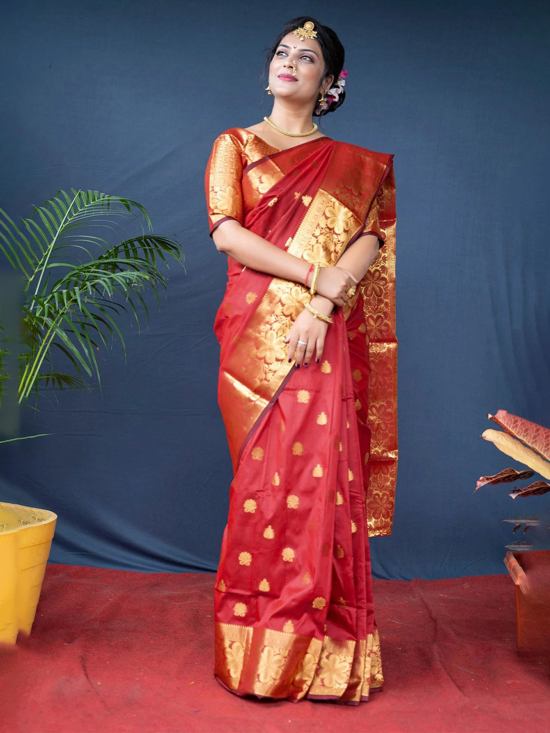 Parampara Ethnic Woven Design Zari Banarasi Saree With Luxuriant Blouse Piece