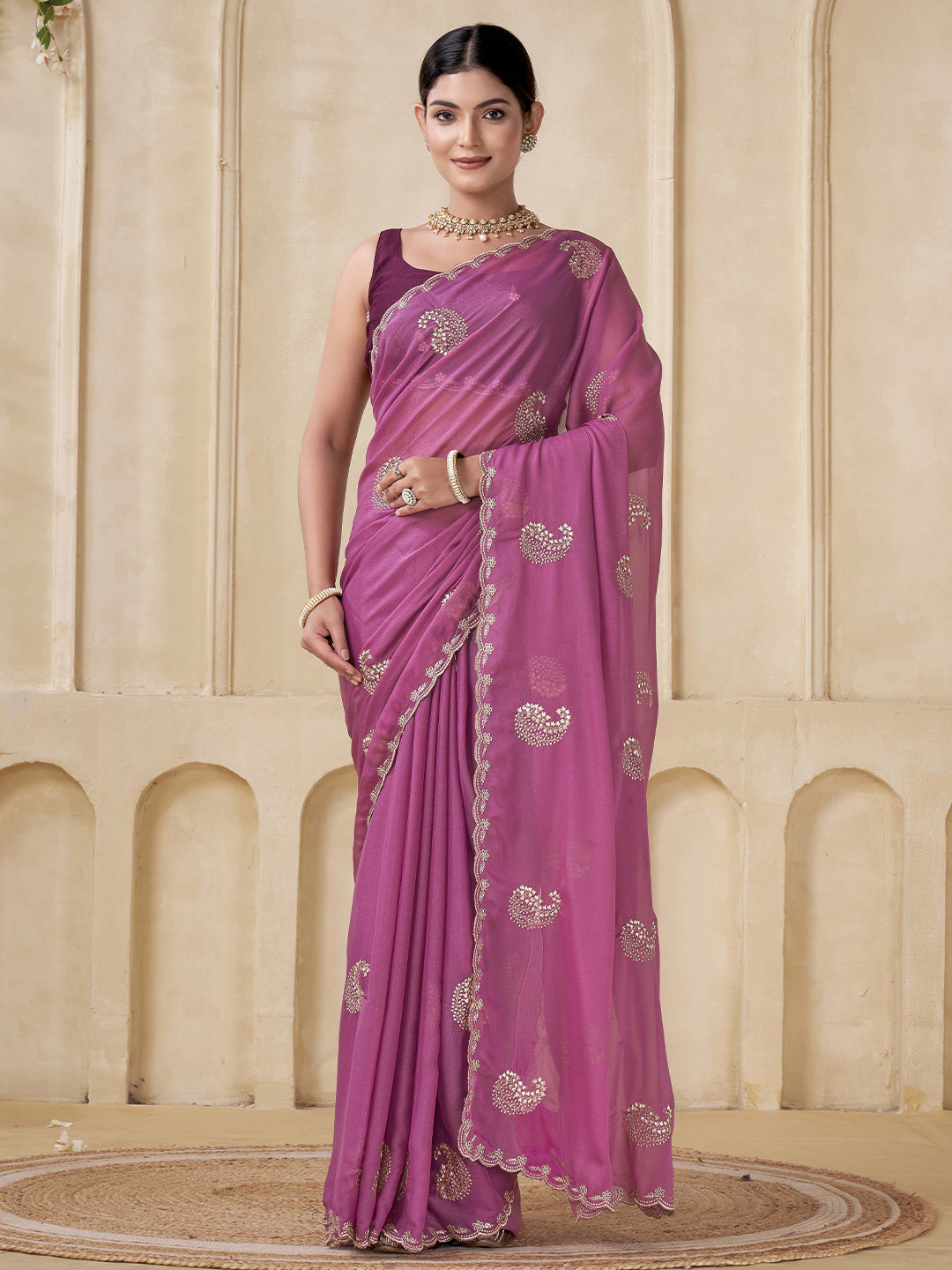 Zenophily Paisley Embellished Pure Georgette Saree