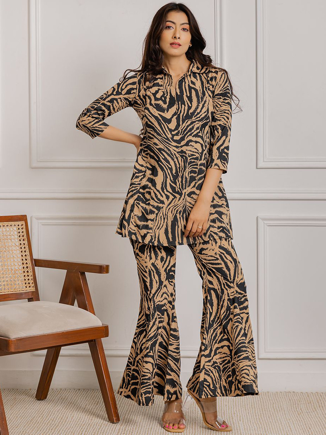 Niyaksha Woman Abstract Shirt Collar Top With Trouser