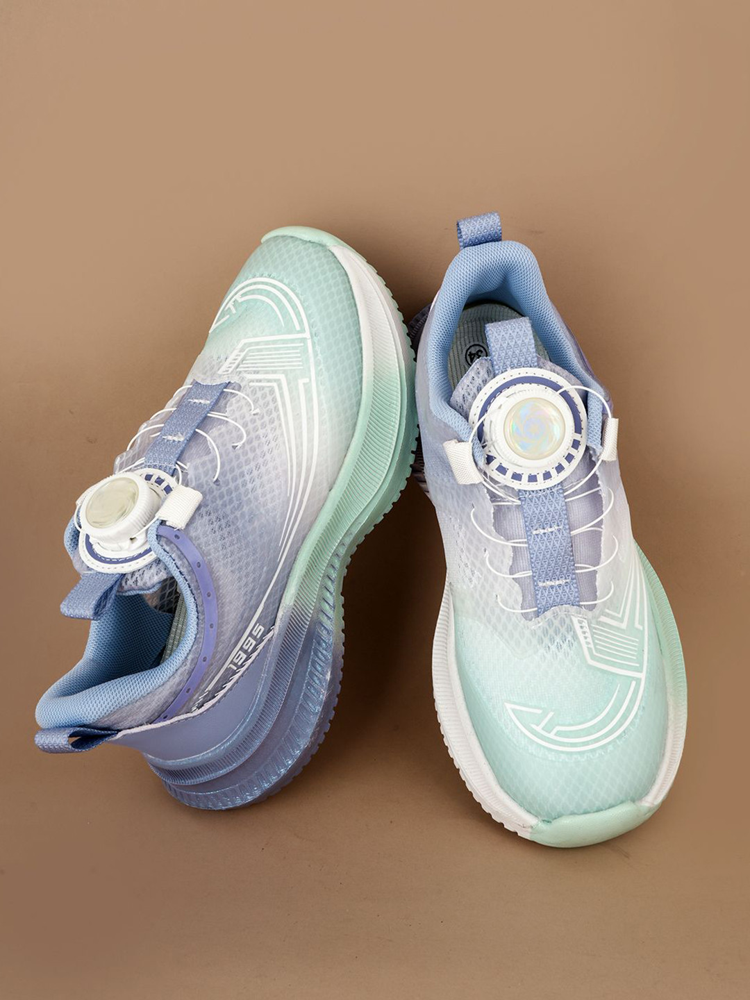 ZOOMBIE Kids Walking Shoes