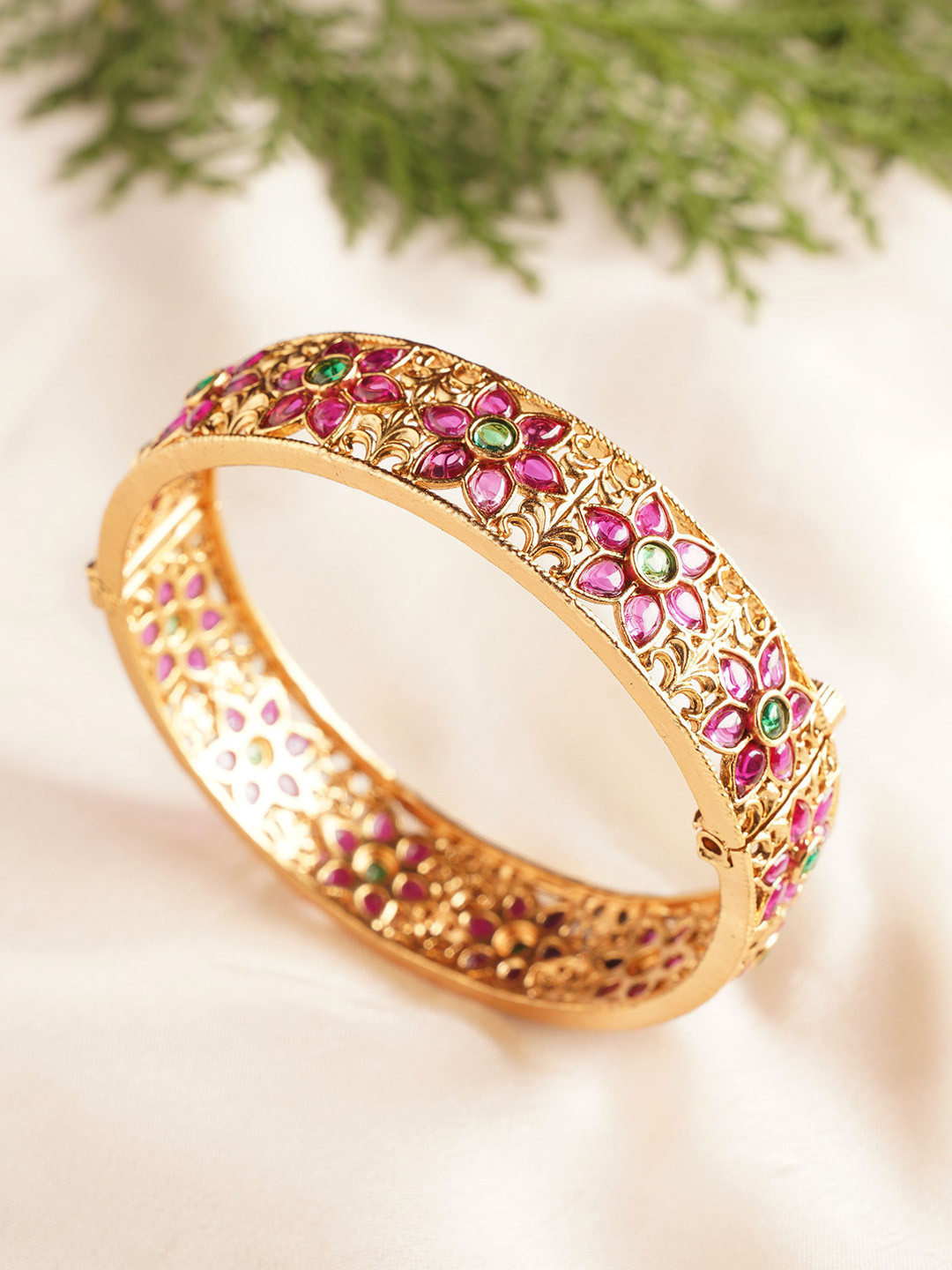 JAYPORE Stone Studded Screw Bangle