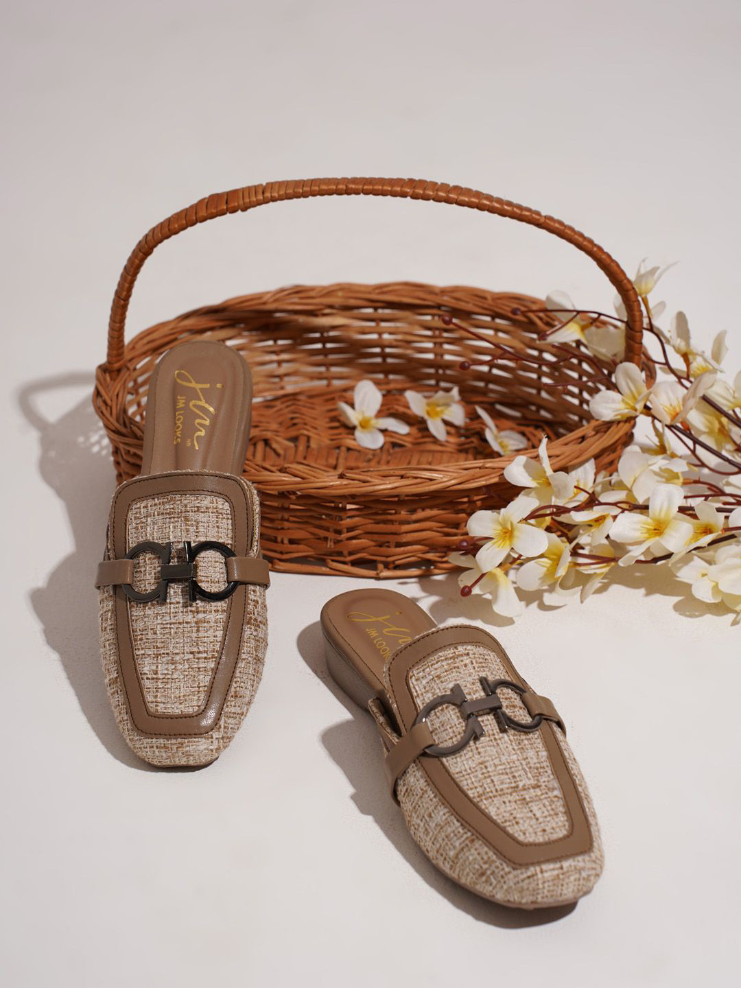 Froh Feet Women Textured Mules With Western Embellished