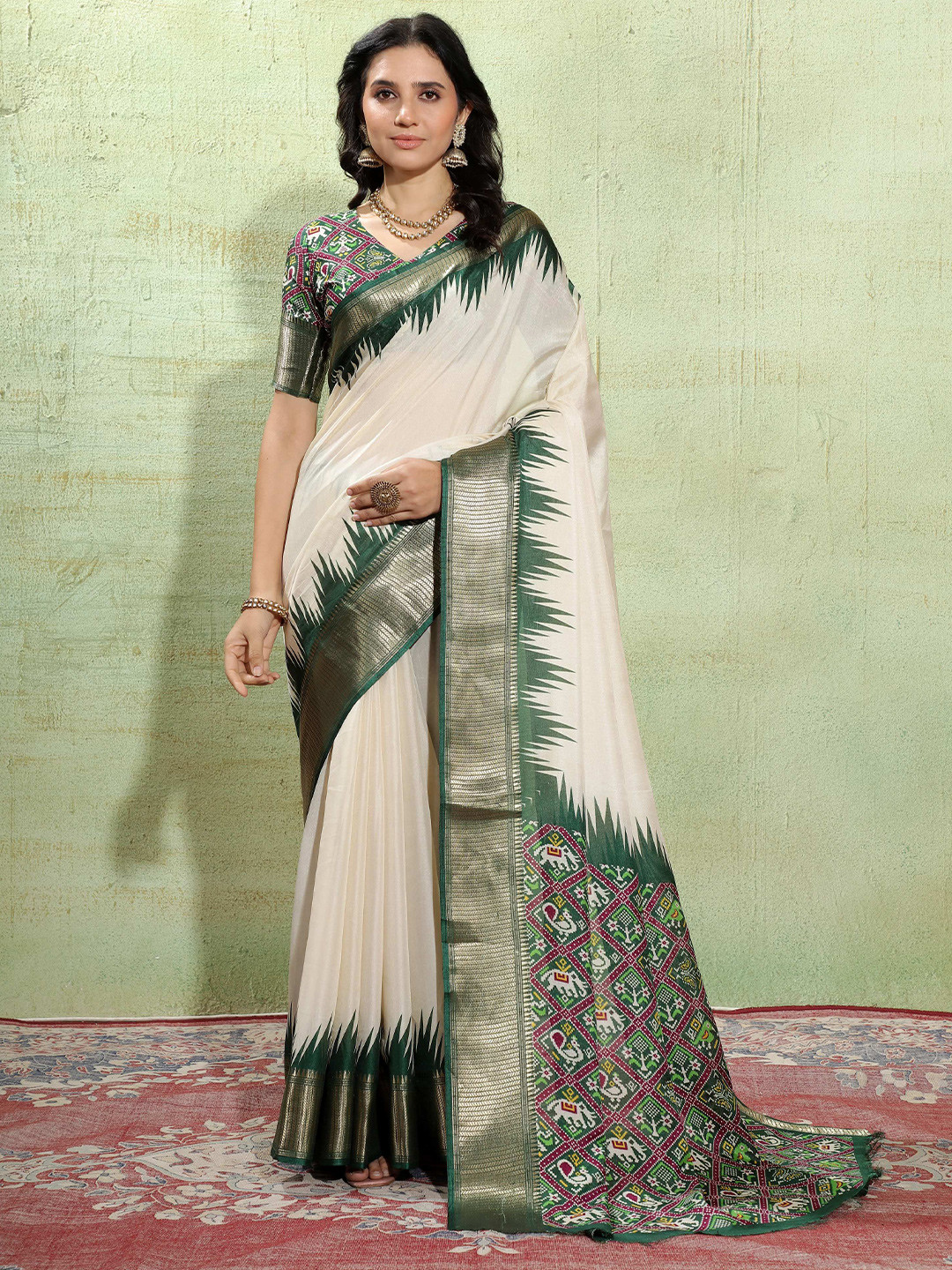 Dori Solid Saree with Zari Woven Design Border with Blouse Piece