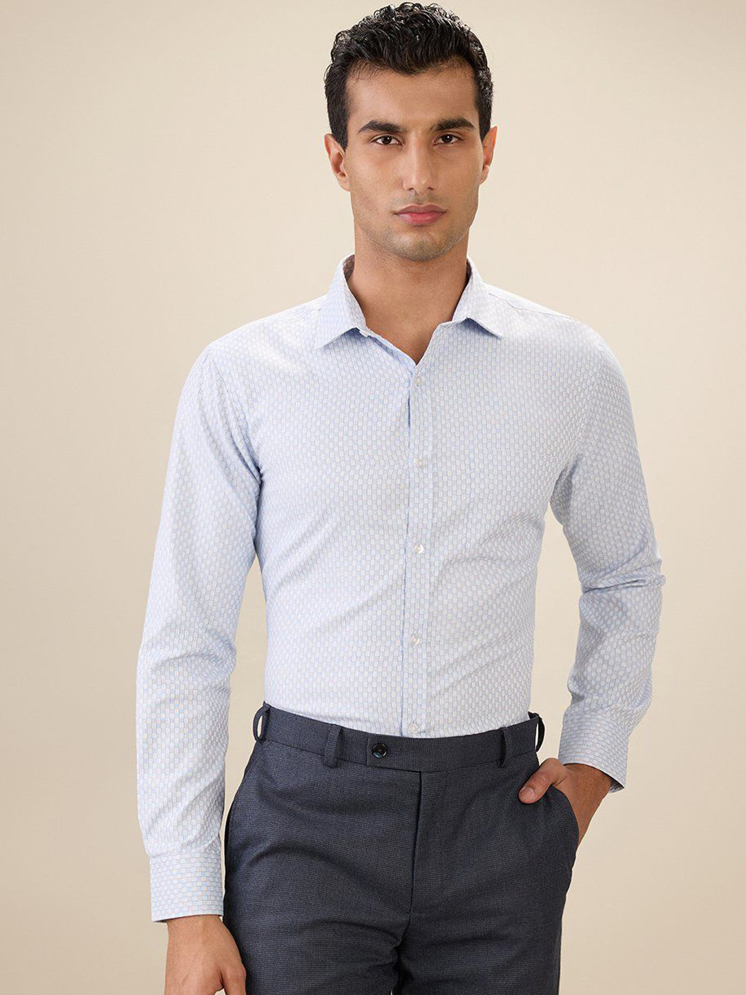 Park Avenue Slim Fit  Polycotton Semi Cut Away Collar Shirt