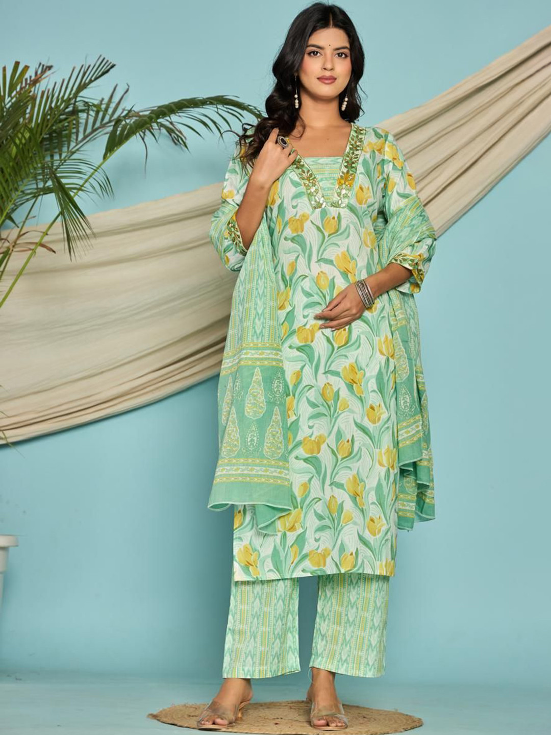 GHUMMAN SONAKSHI Women Embroidered Pure Cotton Straight Kurta And Palazzo With Dupatta