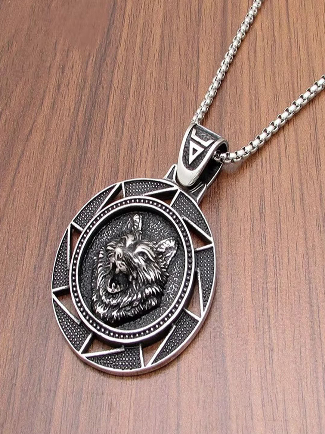 UNIVERSITY TRENDZ Men Silver-Plated Wolf Head Warrior Oxidised Pendant With Chain