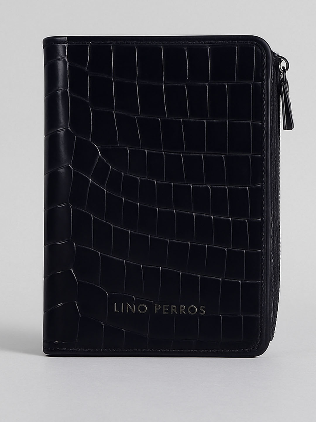 Lino Perros Women Textured Passport Holder
