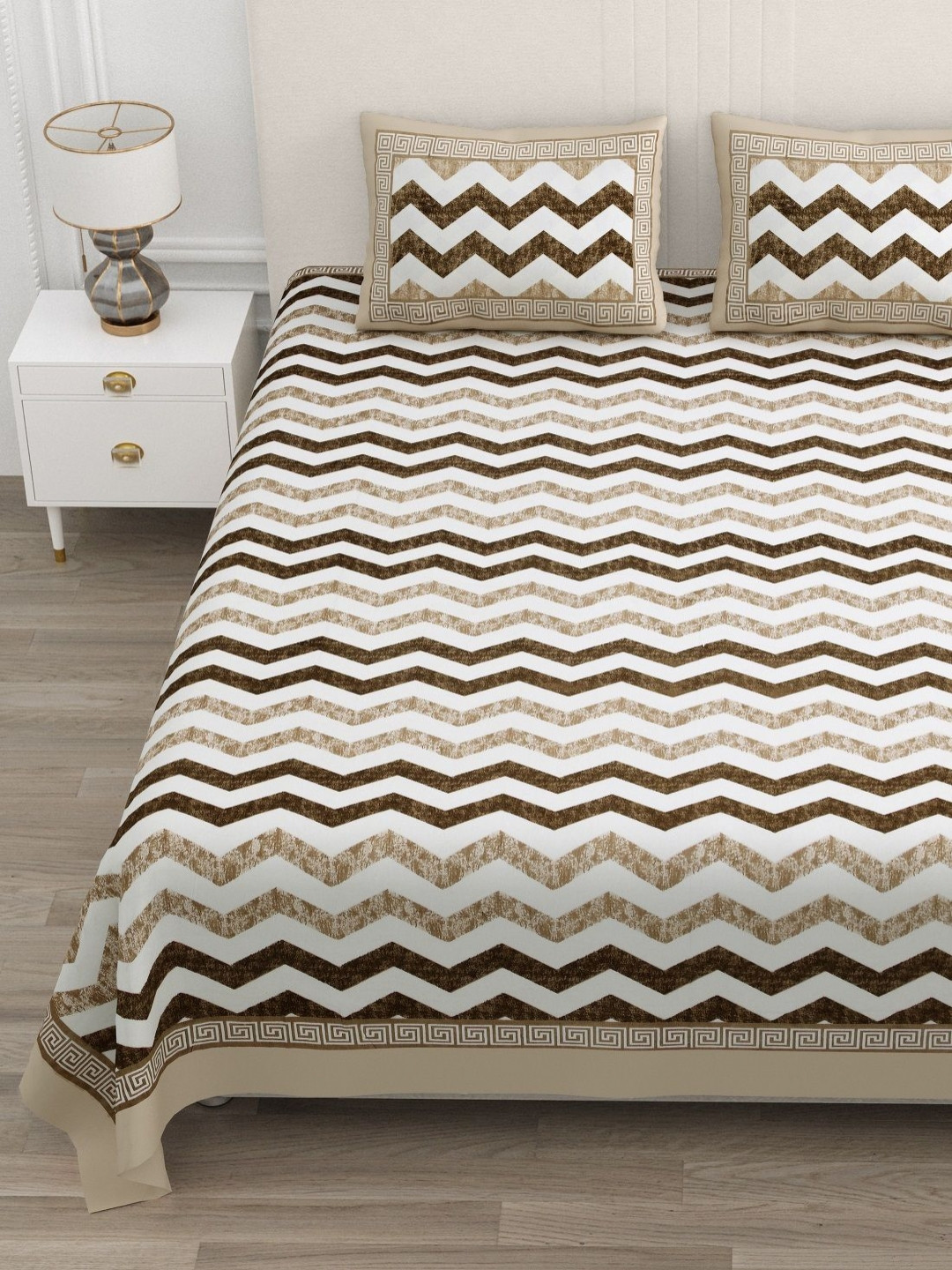 ATARAH Brown & White Chevron Printed Pure Cotton 144 TC King Bedsheet Set 2.25 m x 2.75 m