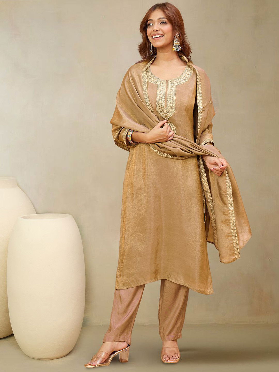 Varanga Women Solid Kurta with Pyjama & Dupatta
