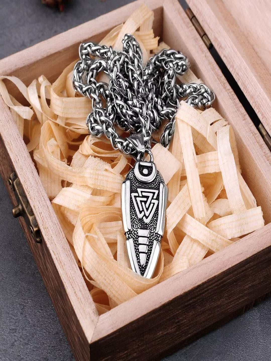UNIVERSITY TRENDZ Men Silver-Plated Arrowhead Warrior Oxidised Pendant With Chain