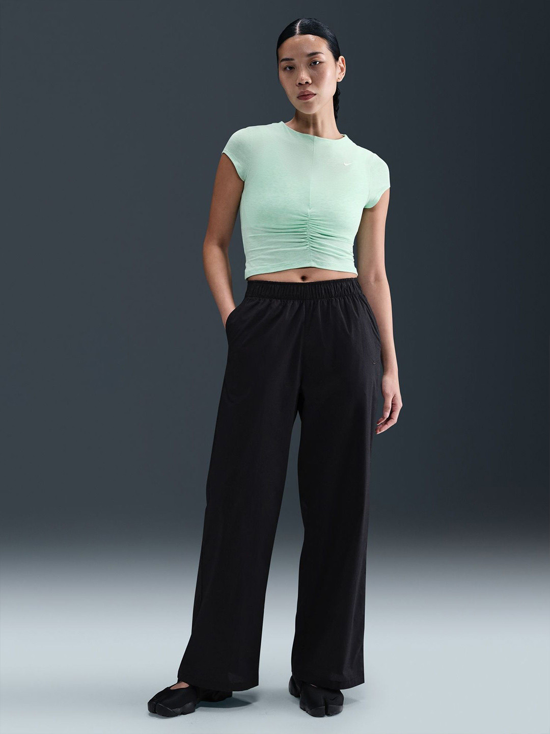 Nike Sportswear Chill Knit Women's Tight Short-Sleeve Cropped Mock-Neck Top