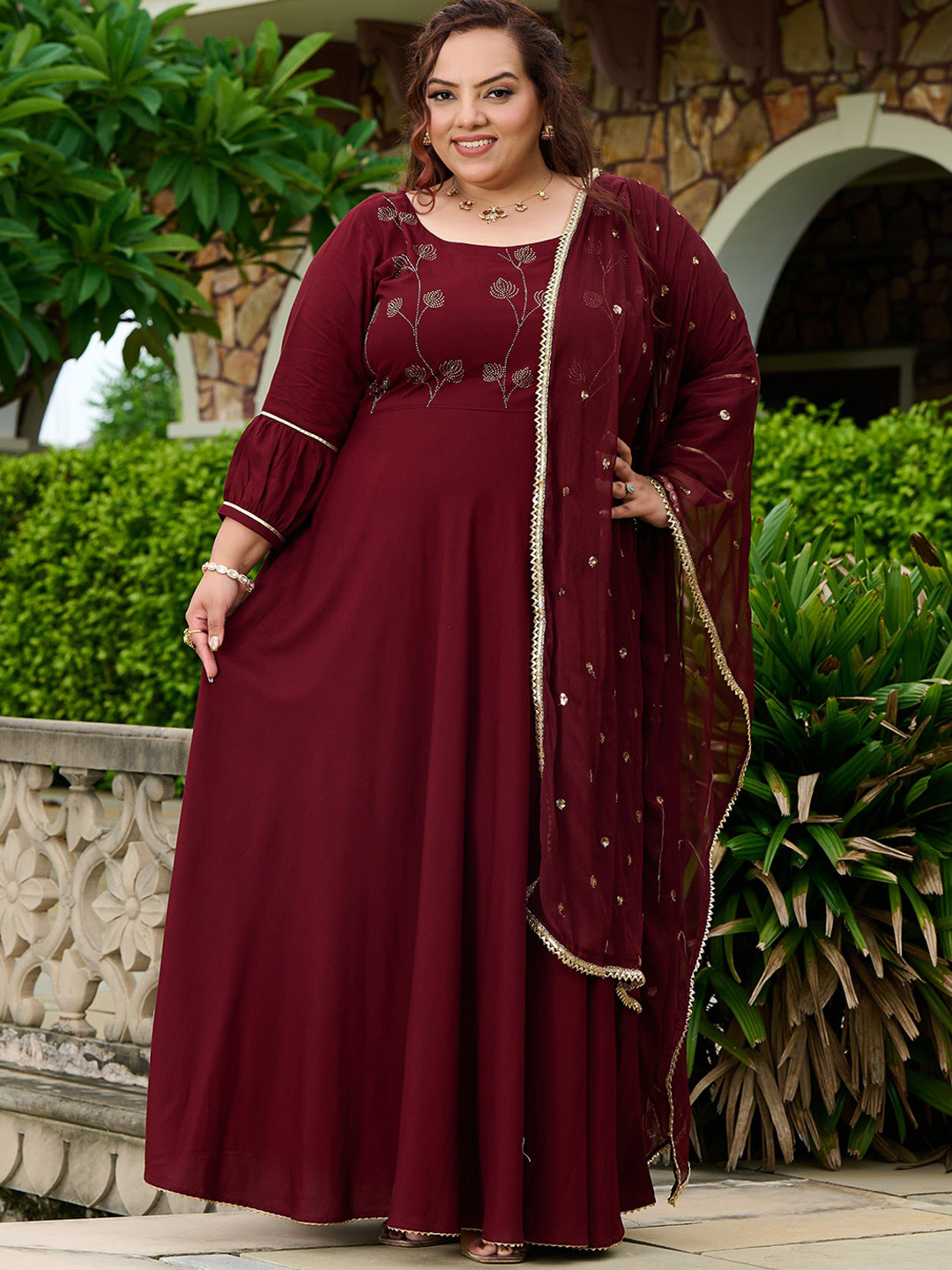 PrettyPlus by Desinoor.com Plus Size Floral Embellished Stone Work Kurta With Dupatta