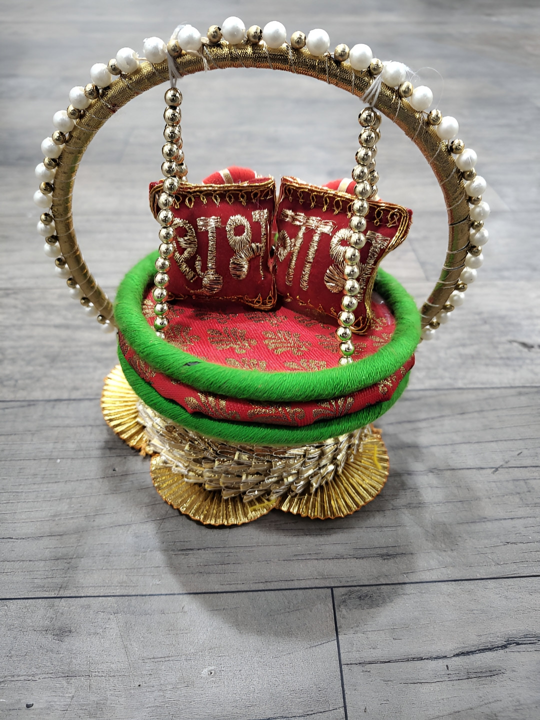 Sellplus Green & Red Embellished Jhula Festive Decor