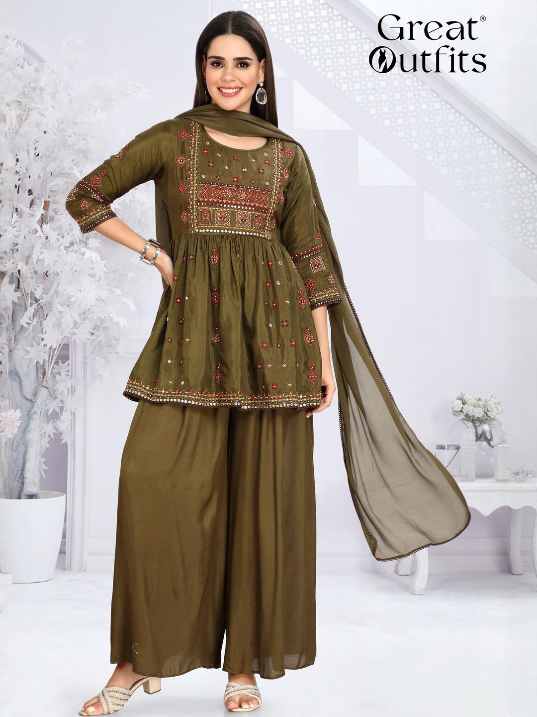 GREAT OUTFITS Women Green Pure Silk Kurta Sets With Dupatta