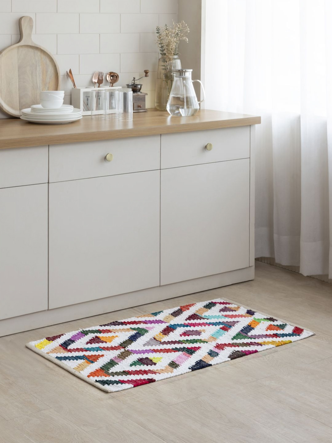 THEGASBH White & Blue Woven Cotton Door Mat