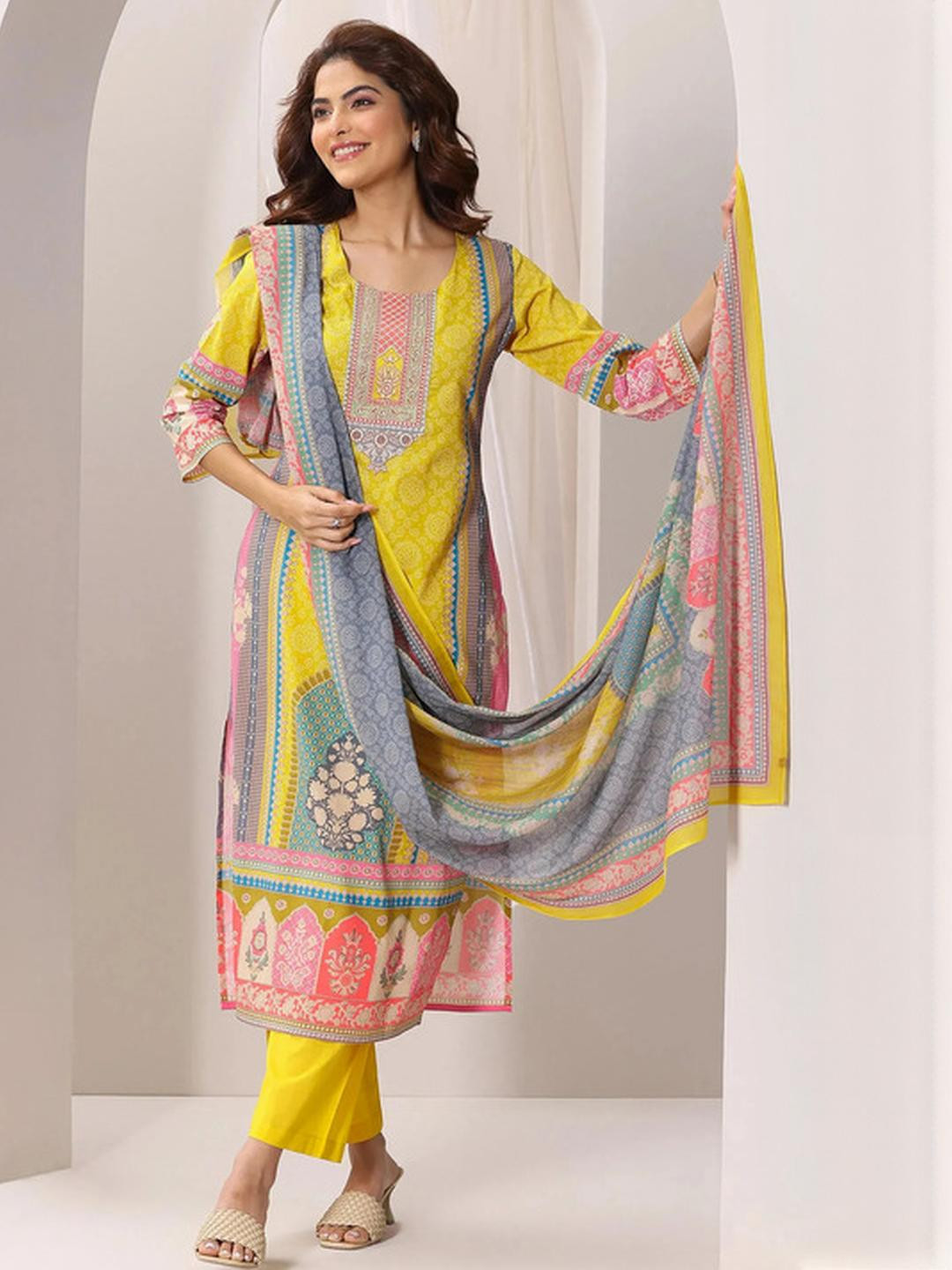 ATOXIC Women Yellow Viscose Rayon Kurta Sets With Dupatta