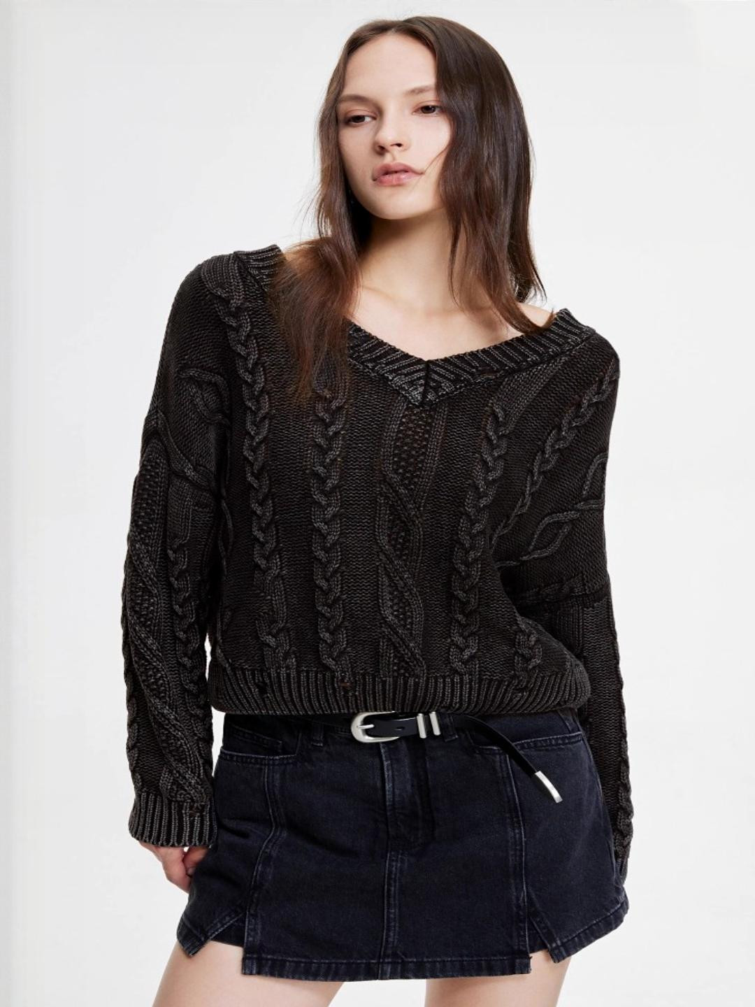 HERE&NOW Women Cable Knit V-Neck Sweater