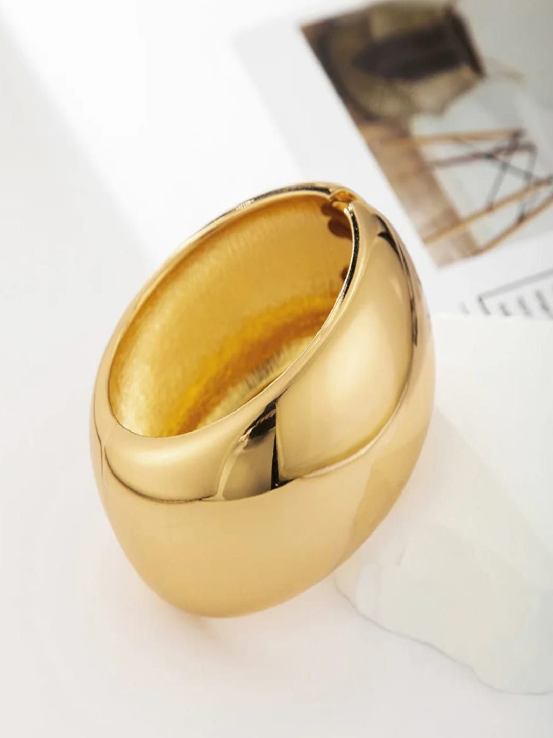 ROYAL NEEDS Bangle-Style Minimal Bracelet