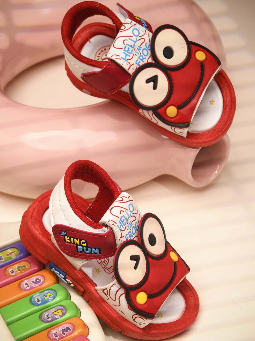 KATS Unisex Infants Smiling Face Printed Musical Comfort Sandals
