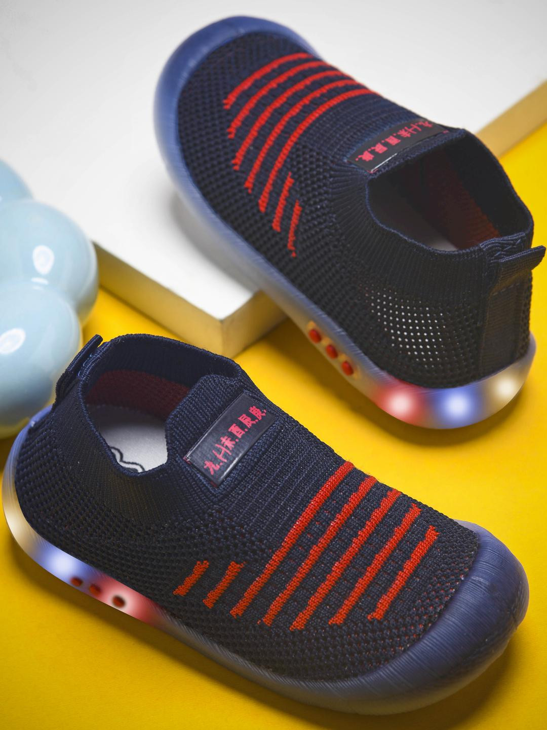 KATS Unisex Kids Perforations Slip-On Light Up Sneakers