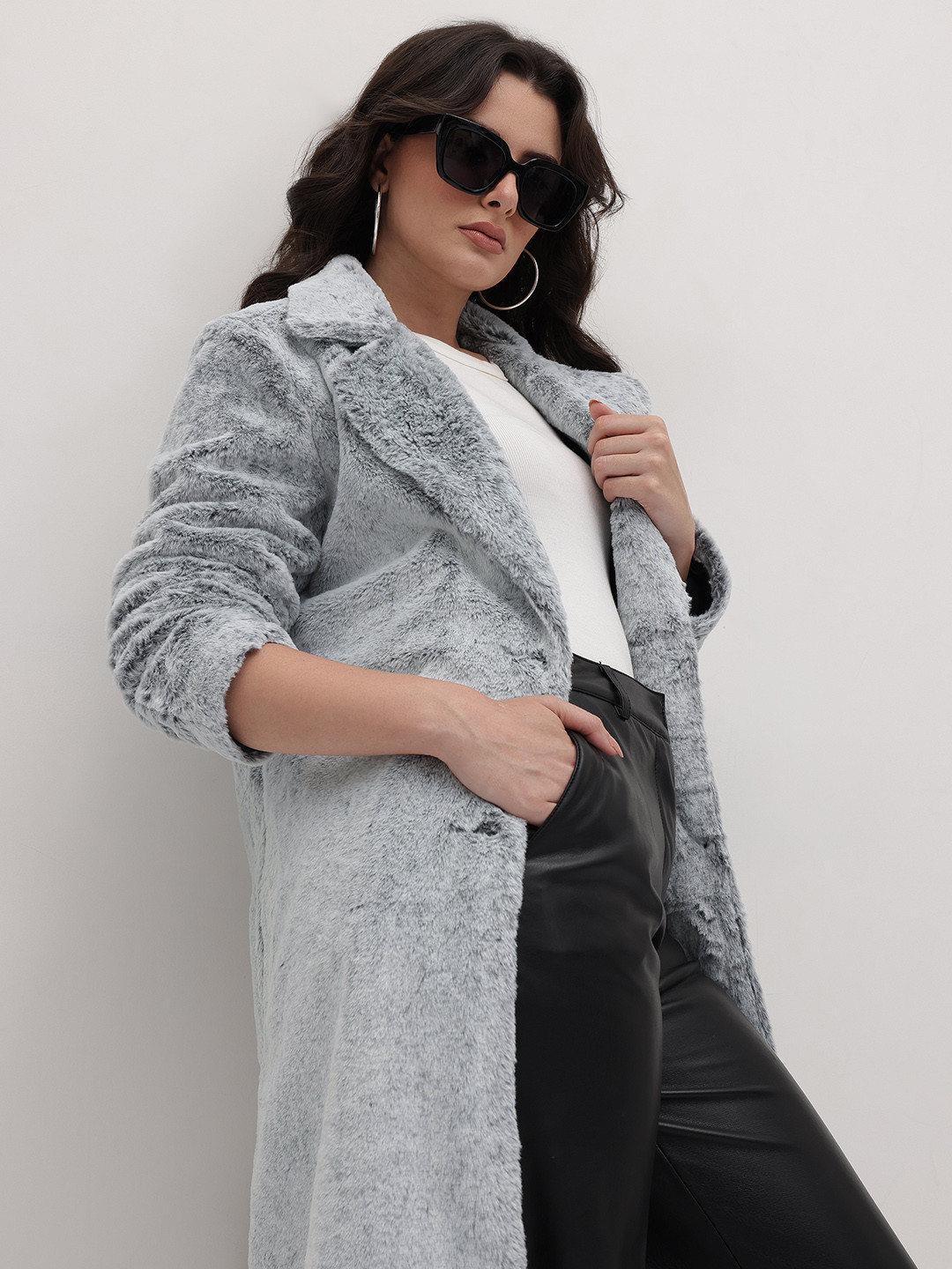 The Roadster Lifestyle Co Notched Lapel Faux Fur Coat