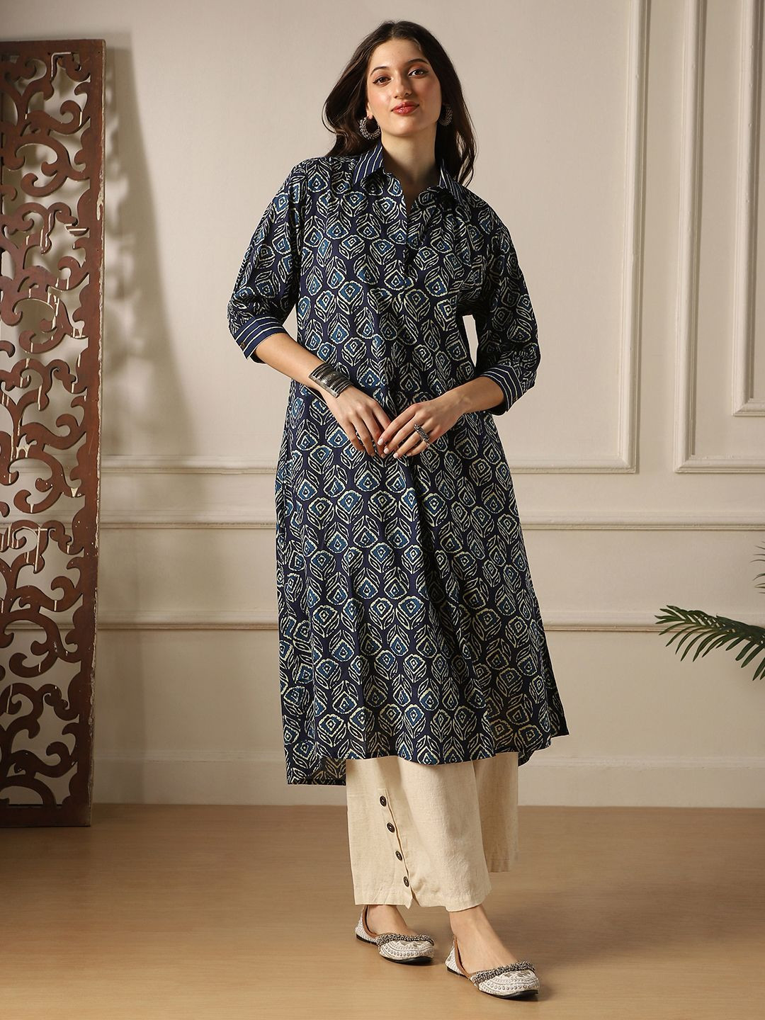 Globus Floral Printed Collared Neck Ethnic A-Line Shirt Style Kurta
