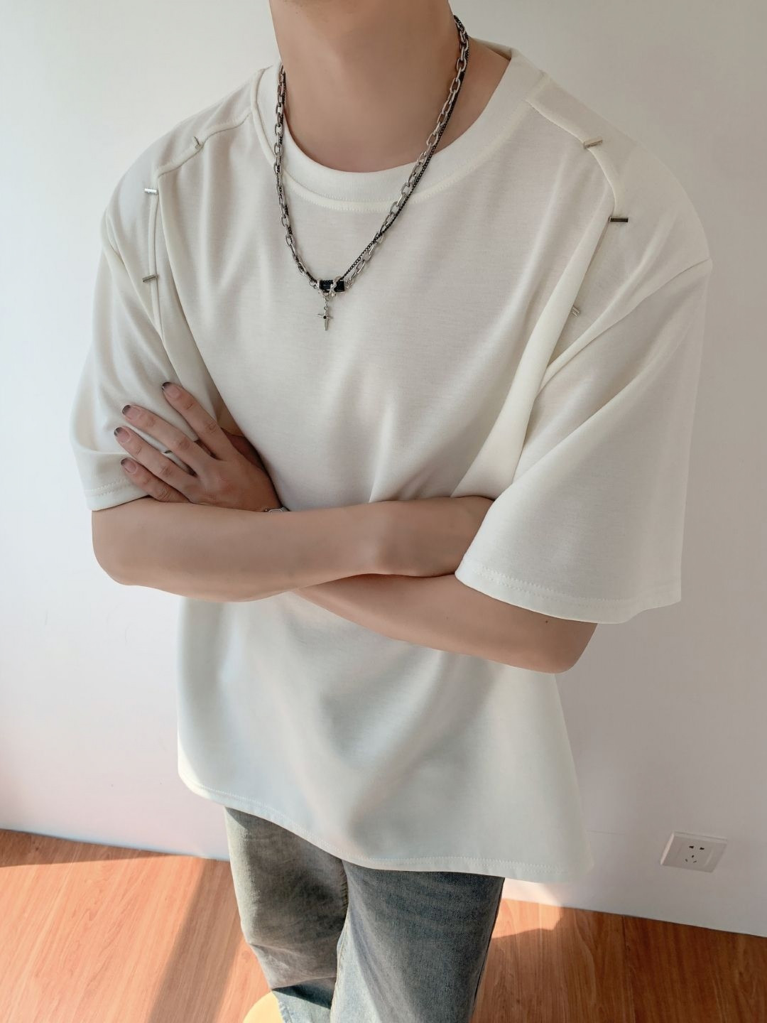 White Round Neck Relaxed Fit T-shirt