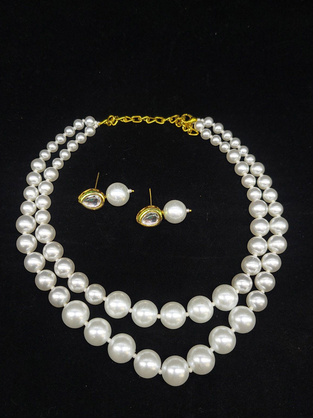 EENA MEENA Pearls Beaded Necklace And Earrings