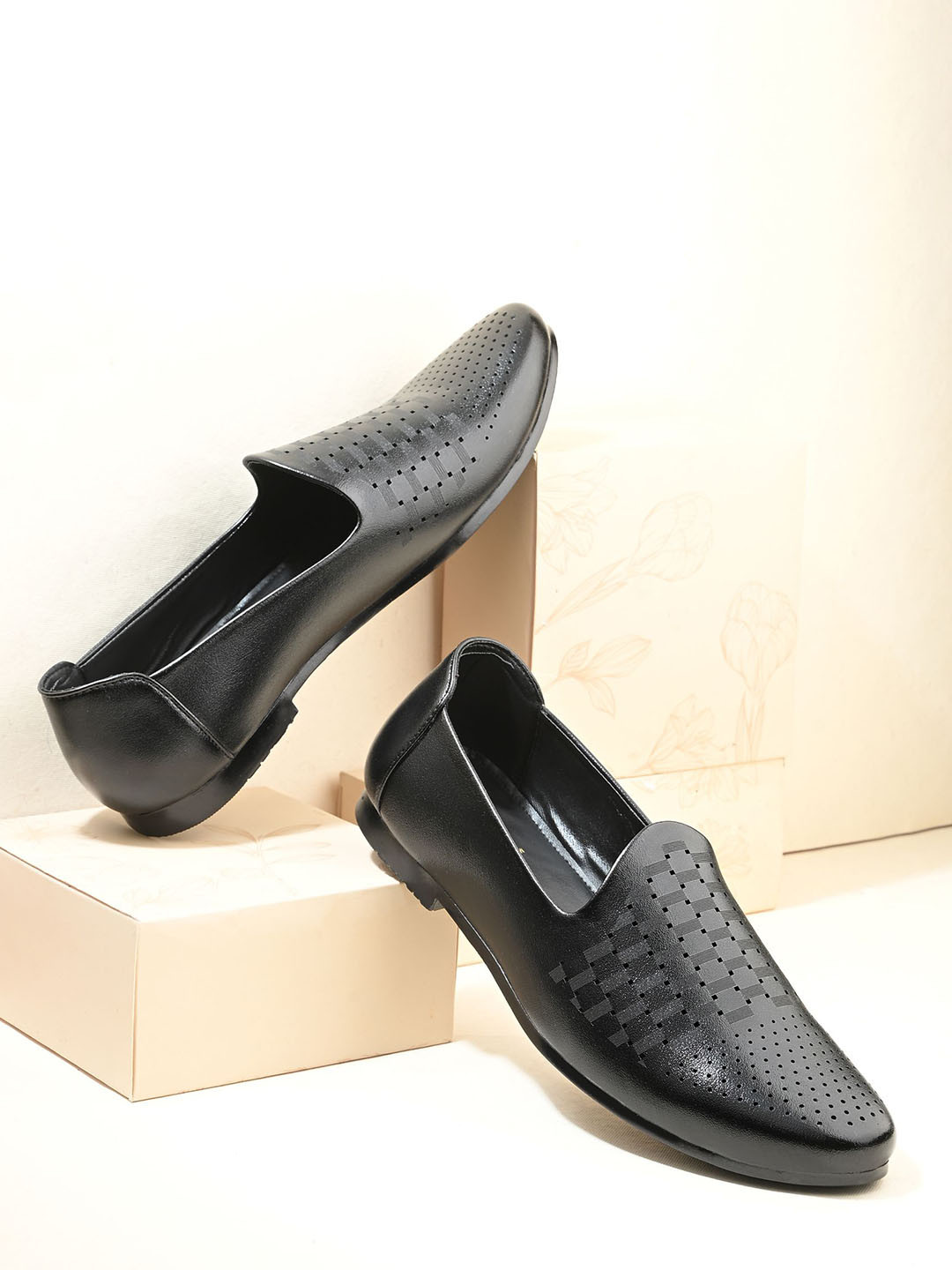 Vellinto Men Laser Cuts Slip-On Mojaris