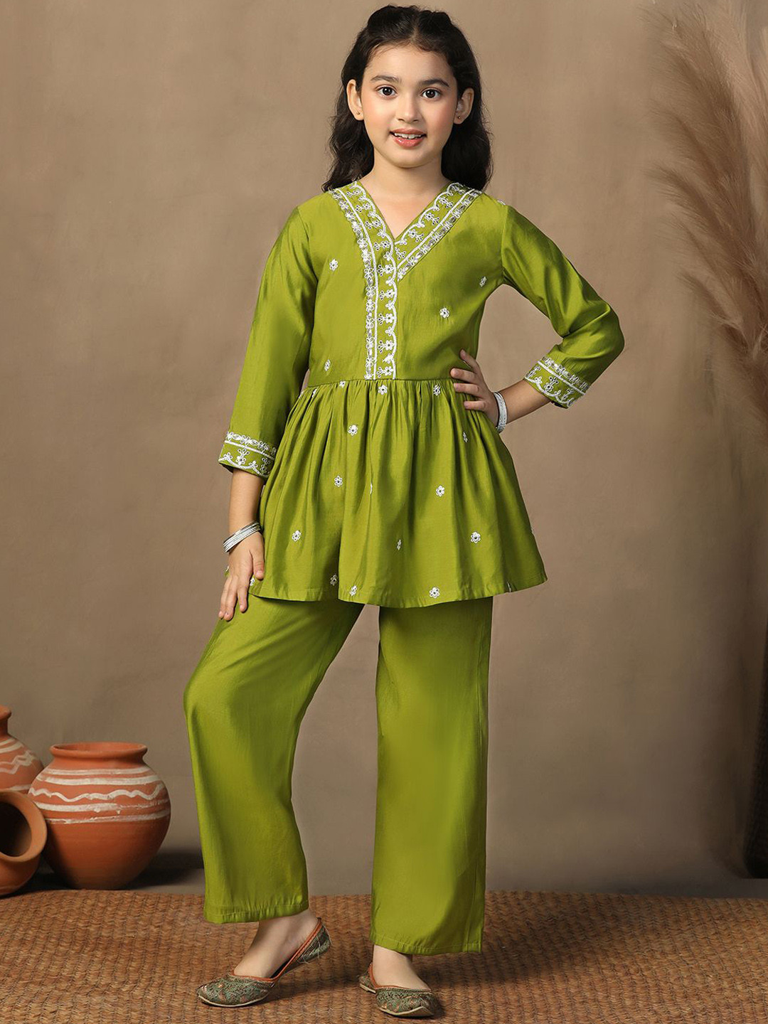 FASHION DREAM Girls Ethnic Motifs Embroidered A-Line Kurti with Trousers