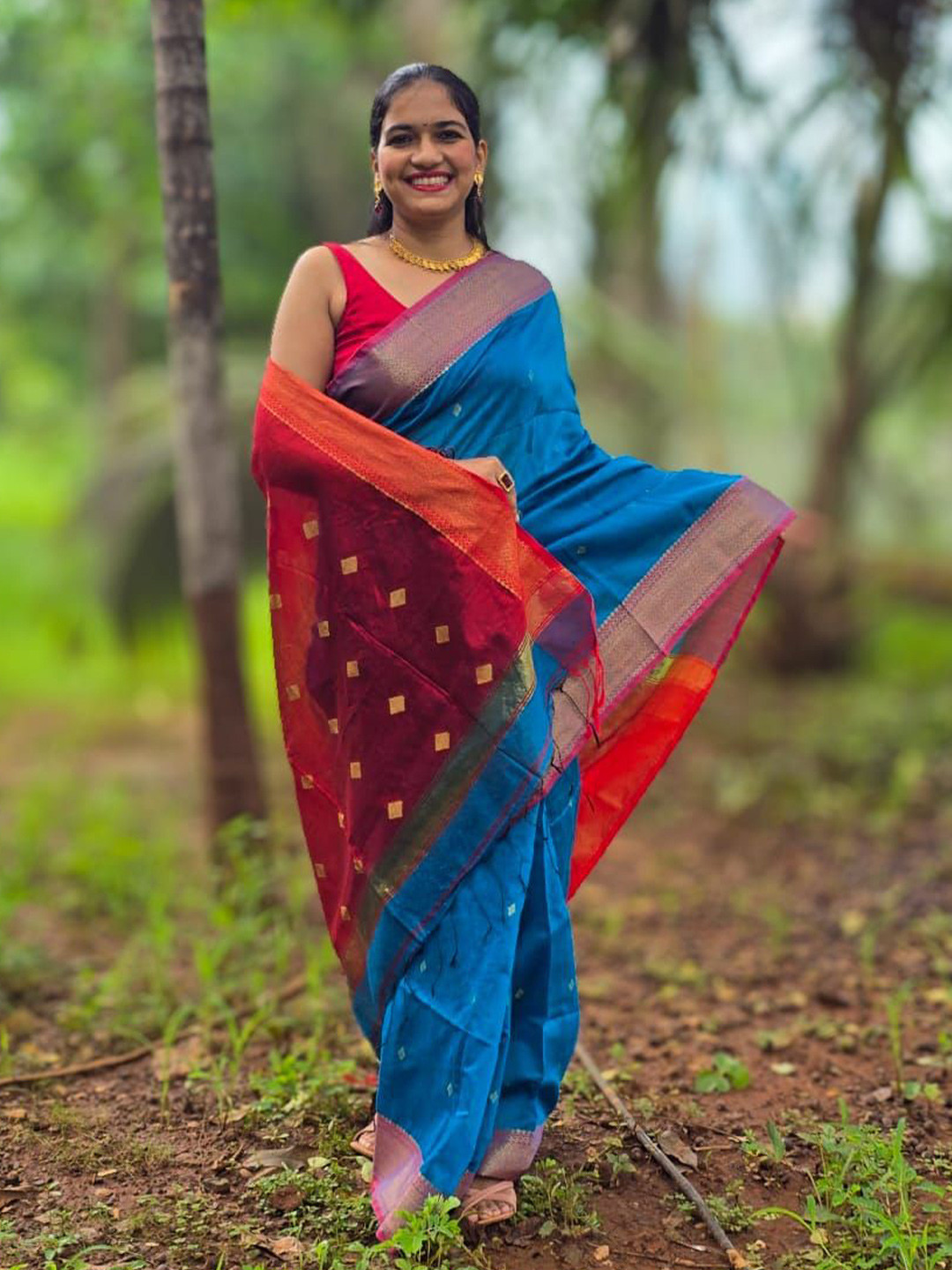 Apaapi Threads of glory Ethnic Motifs Zari Silk Cotton Khadi Saree With Blouse