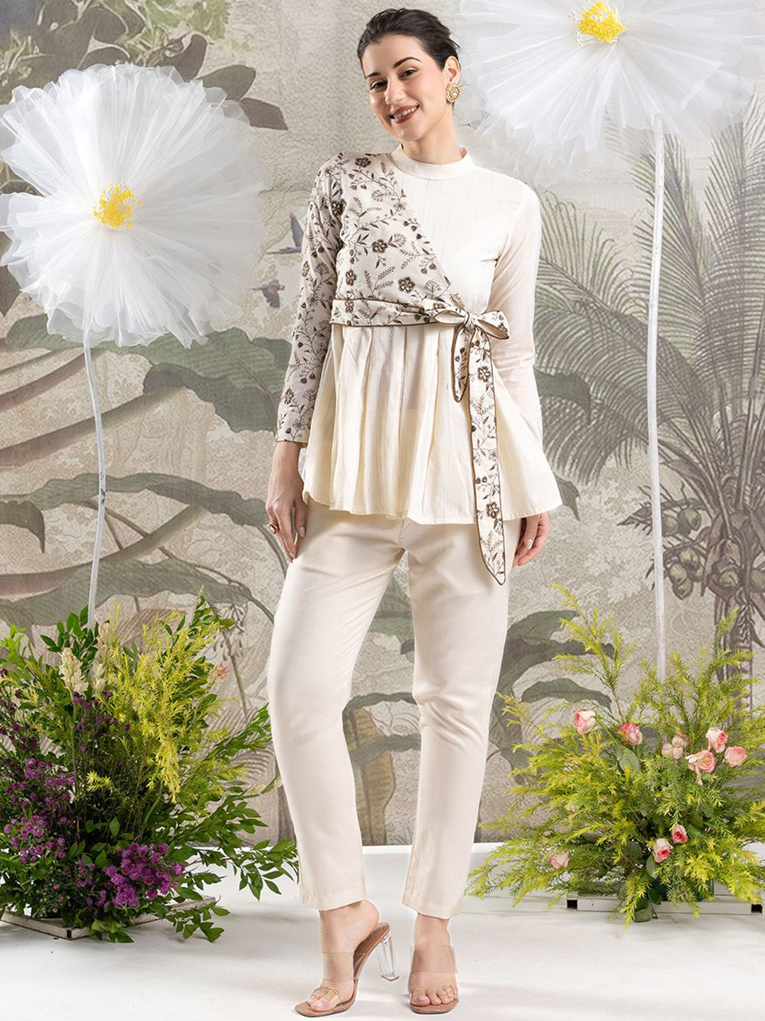 WEAVLLITE Floral Embroidered High-Neck Tunic With Trousers