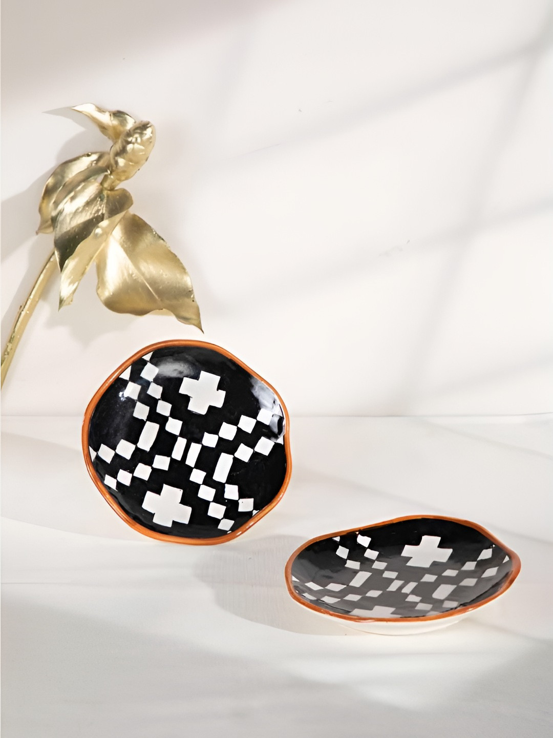 FREEDOM TREE Solaire Black 2 Pieces Ceramic Dishwasher And Microwave Safe Plates