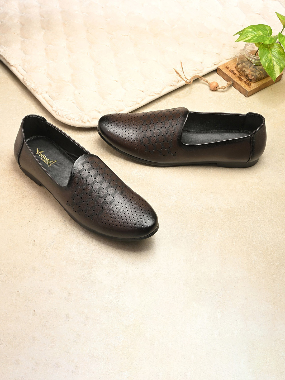 Vellinto Men Slip-On Round Toe Mojaris with Laser Cuts