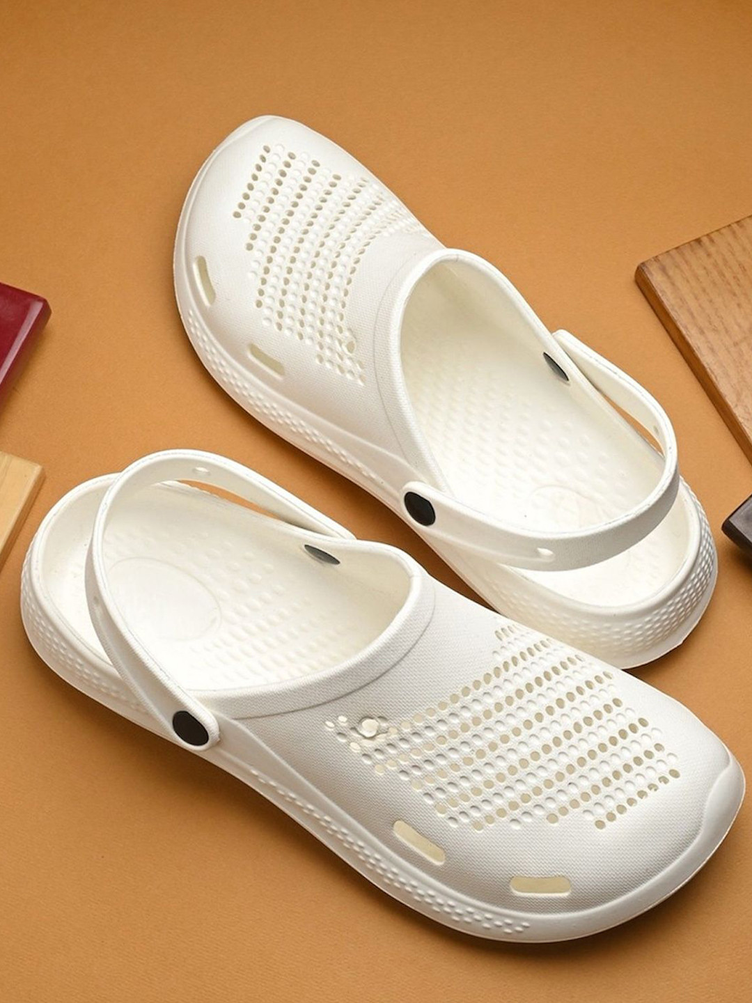 Deflow Cushioned Footbed Clogs Flip Flops