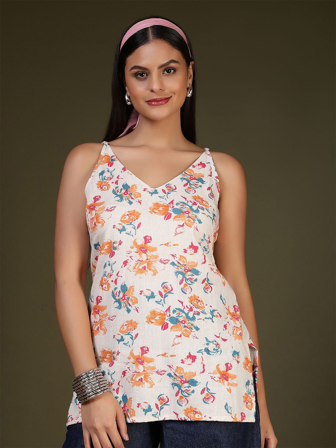 Nayo Women Floral Printed V-Neck Chanderi Cotton Kurti