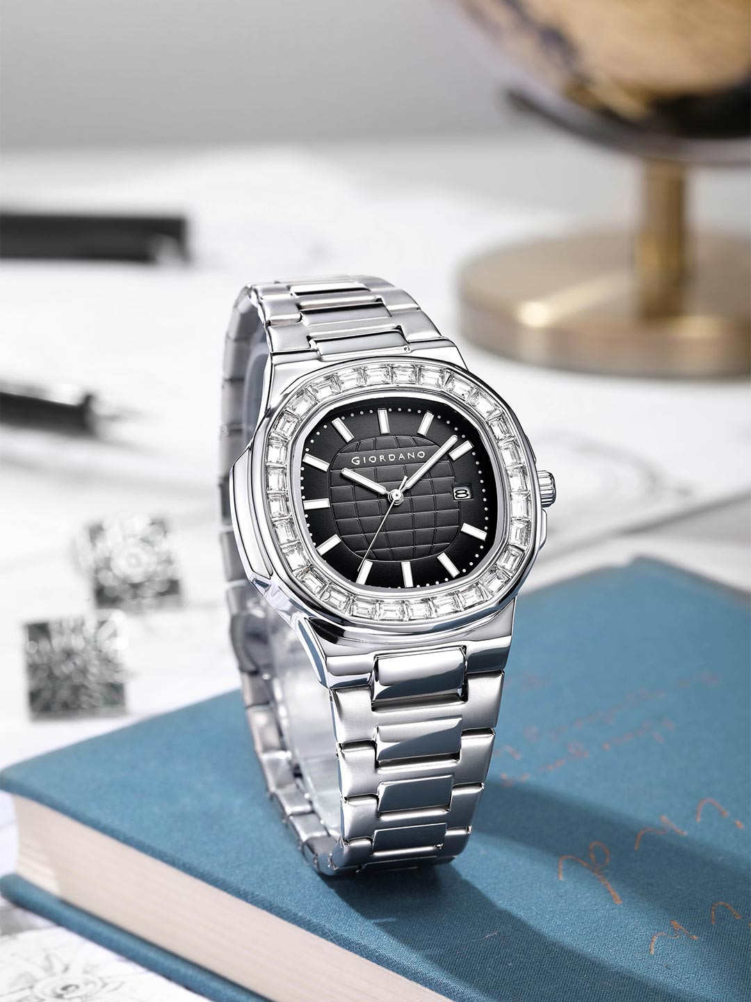 GIORDANO Men Embellished Dial & Bracelet Style Straps Analogue Watch GZ-50137-11