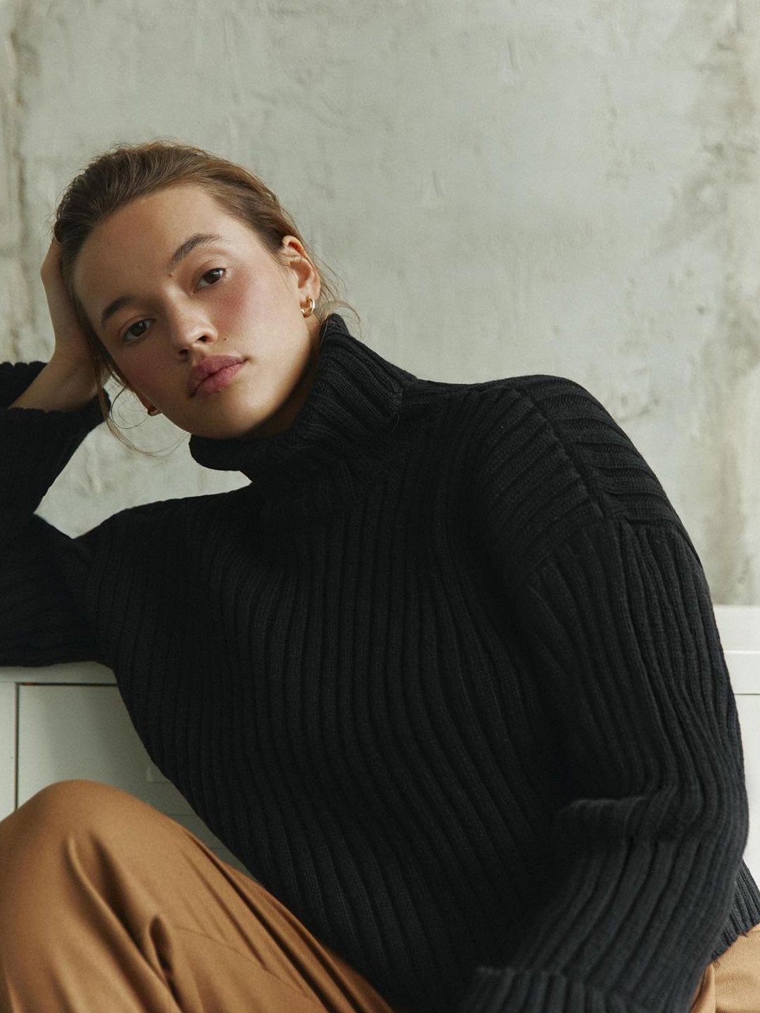bebe Women Turtle Neck Ribbed Pullover Sweaters