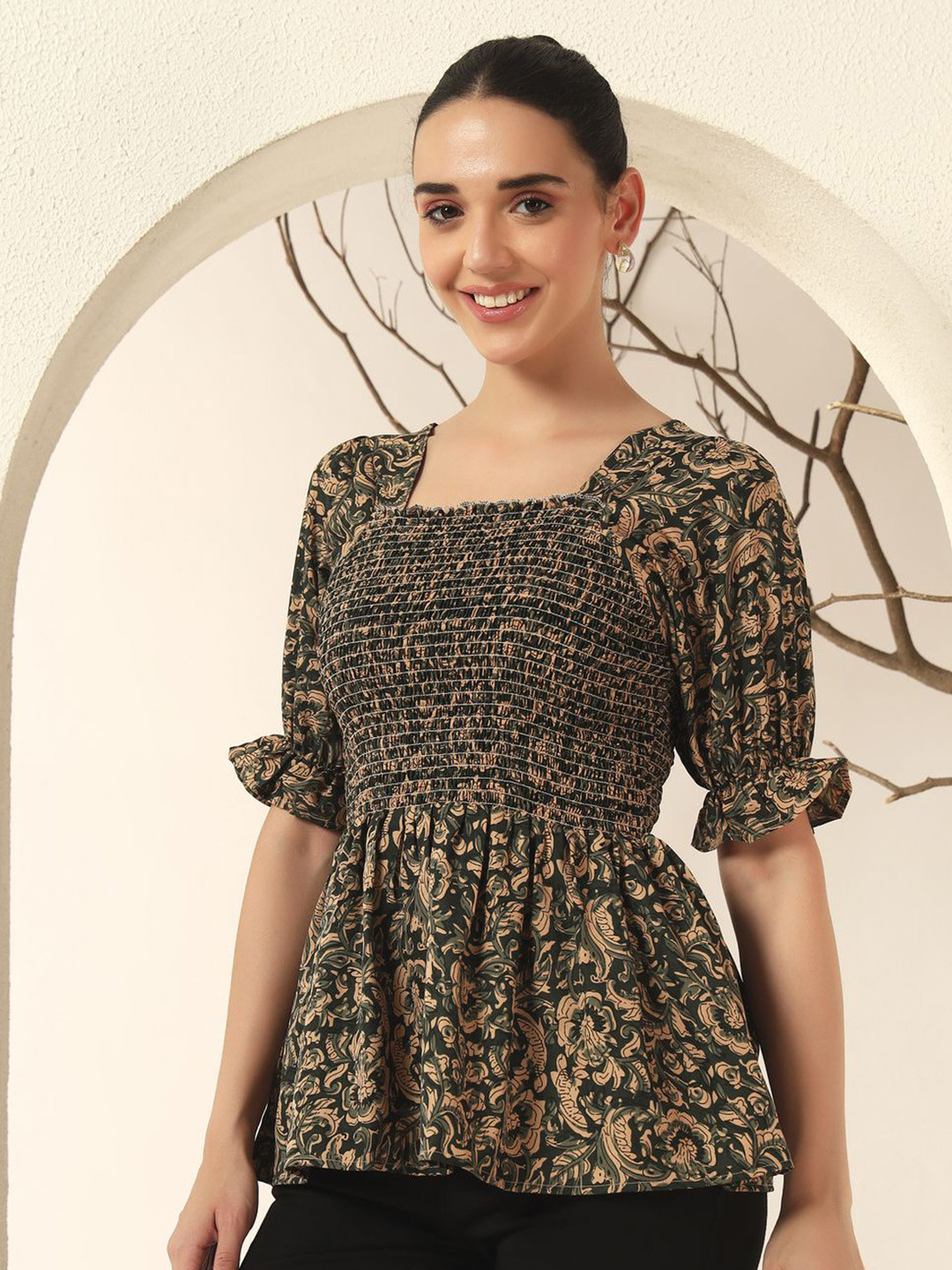 ZWERLON Women Floral Printed Square Neck Puff Sleeve Smocked Peplum Top