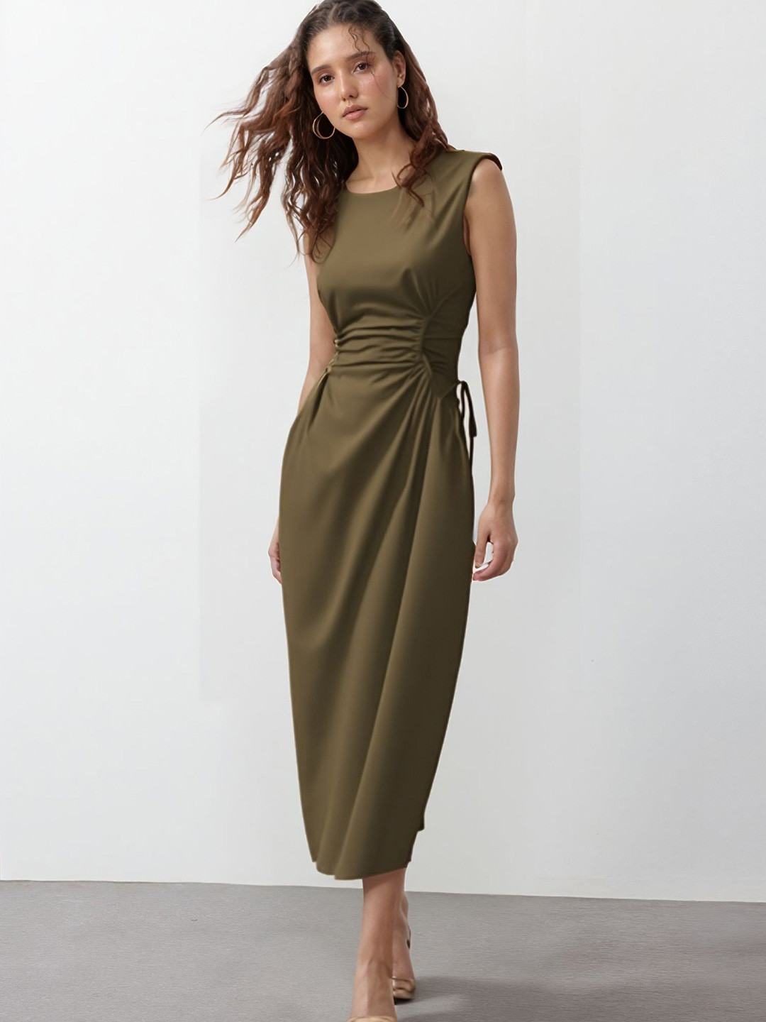 Outzidr Elasticated Cinched Waist Dress
