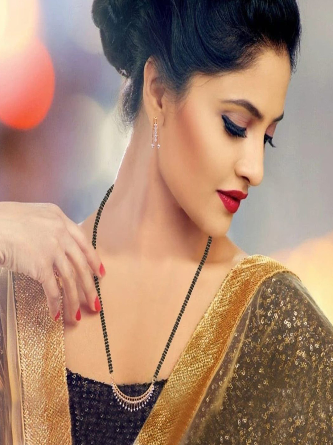 Stoccer Artificial Stones Studded & Beaded Mangalsutra With Earrings