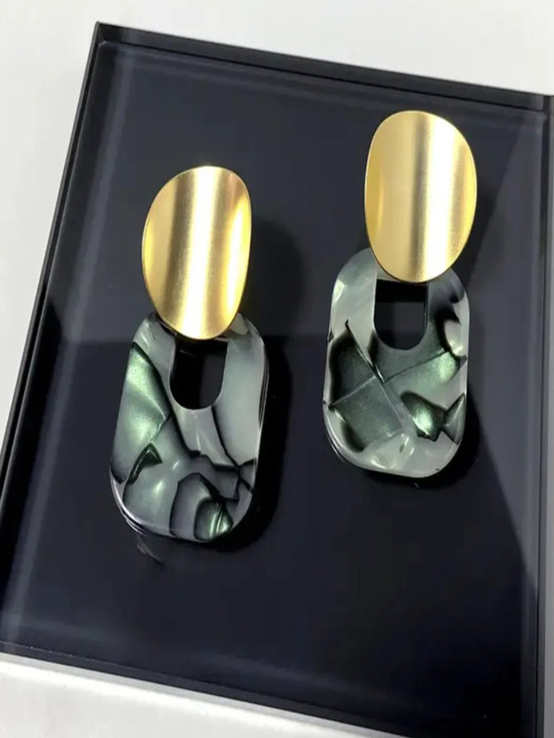 ROYAL NEEDS Korean Oval Shaped Drop Earrings