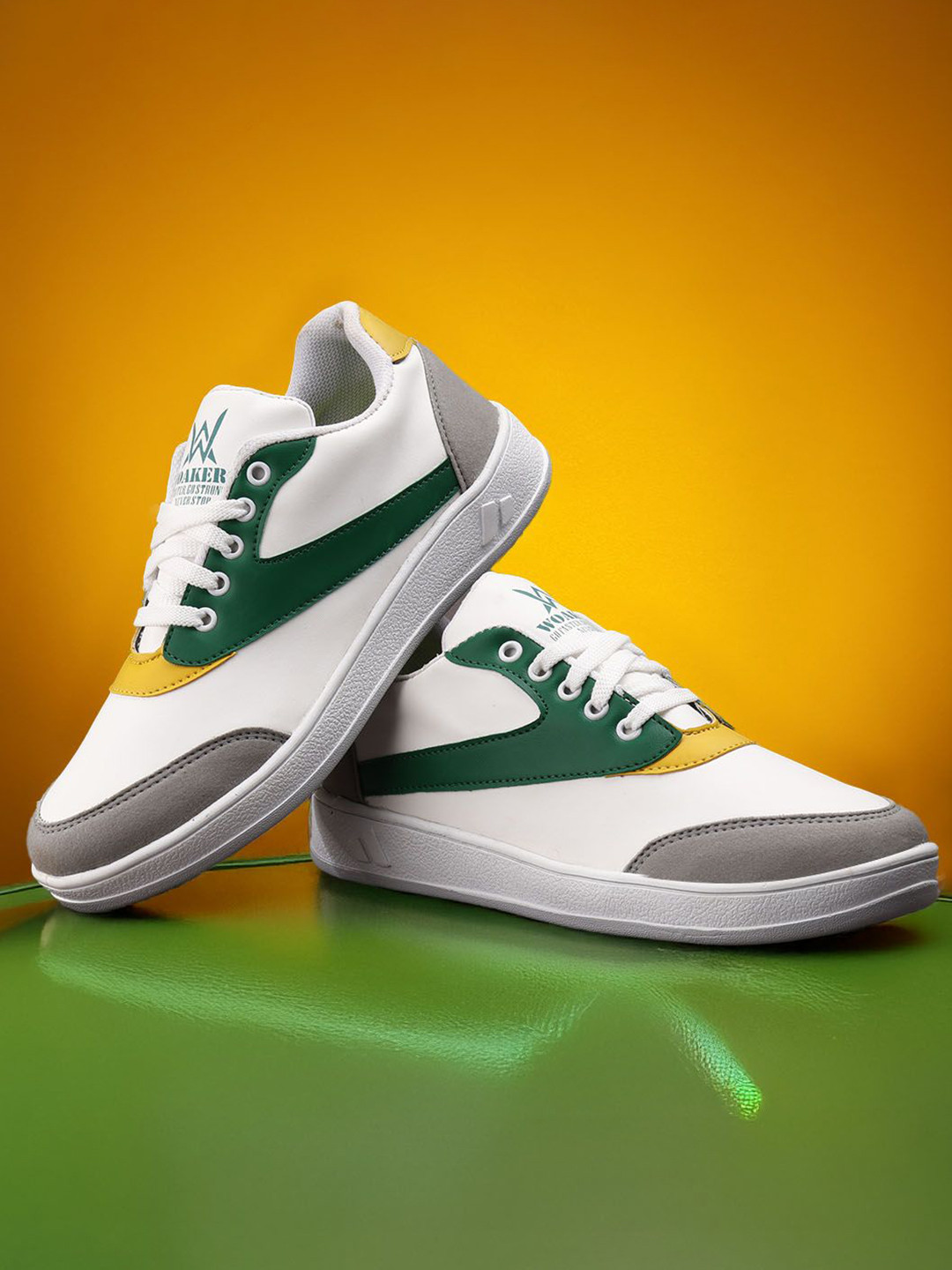 Woakers Men Angry Birds Sneakers