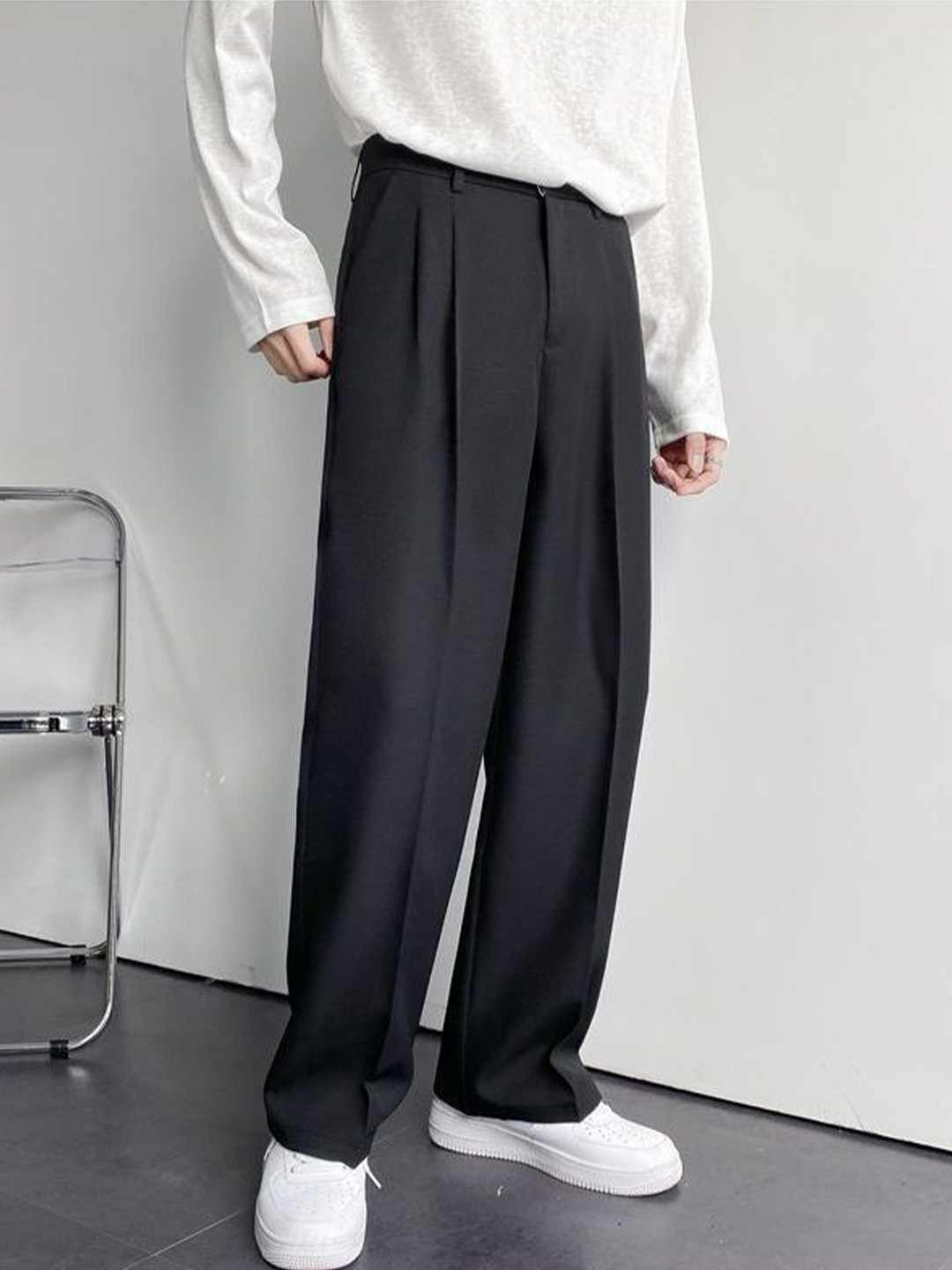 Off Duty India Men Mid Rise Korean Loose Fit Pleated Trousers