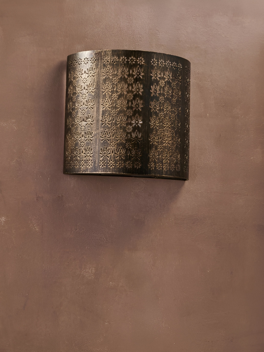 Fabindia Veda Black & Gold-Toned Textured Metal Semi-sphere Wall Lamp